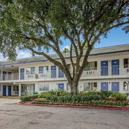 Motel 6-Conroe, Tx Екстериор снимка