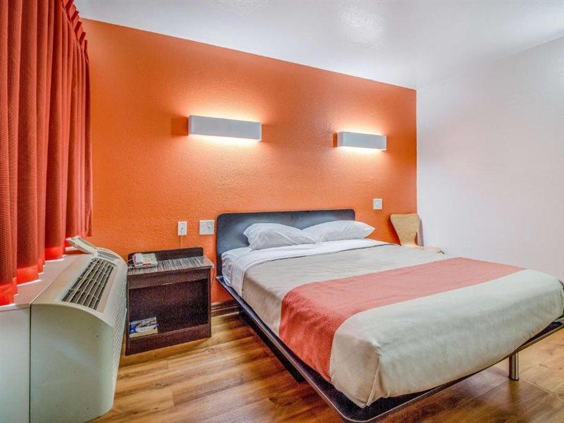 Motel 6-Conroe, Tx Екстериор снимка