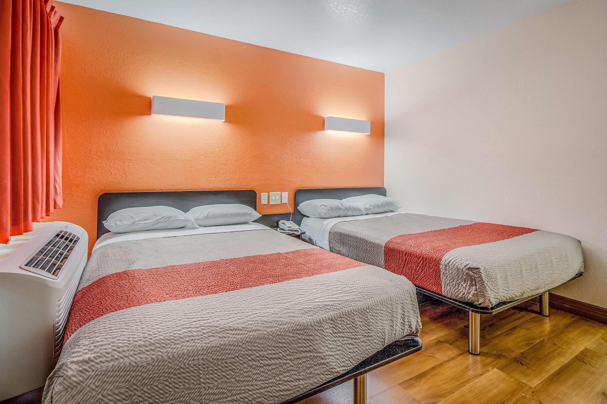 Motel 6-Conroe, Tx Екстериор снимка