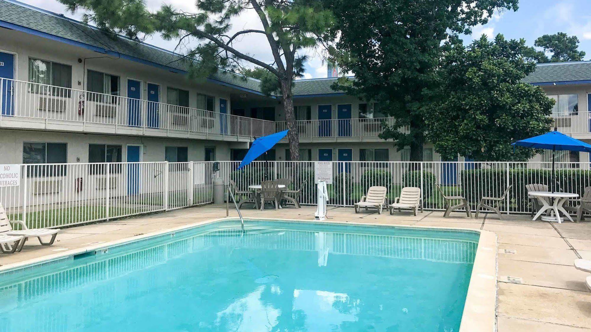 Motel 6-Conroe, Tx Екстериор снимка