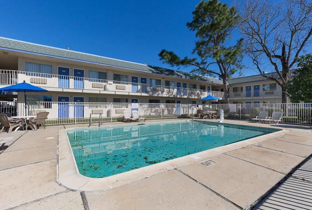 Motel 6-Conroe, Tx Екстериор снимка